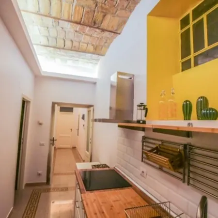 Manzoni Apartment *
